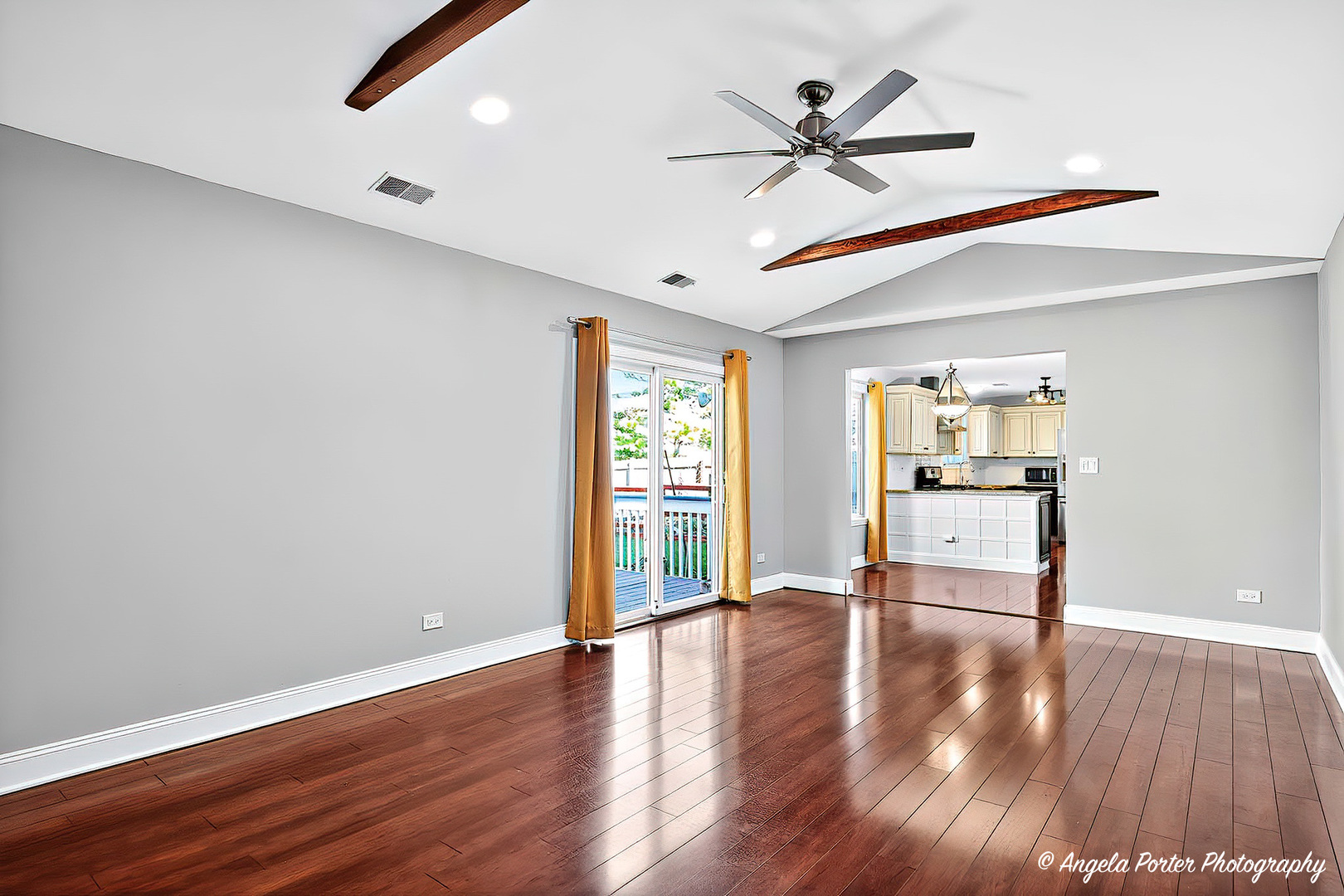 1161 Hampton Lane, Mundelein, IL 60060