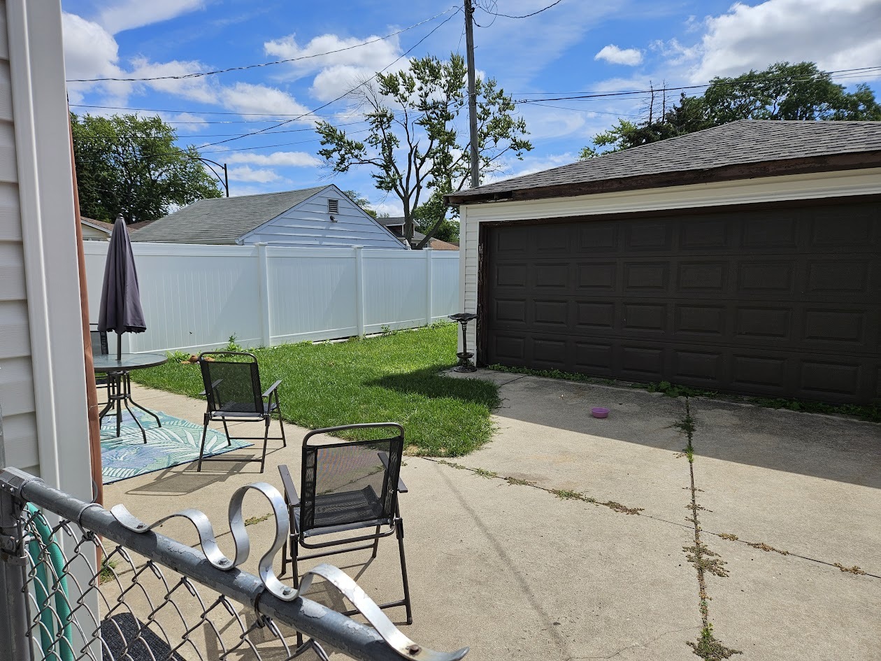 7337 W Barry Avenue, Chicago, IL 60707