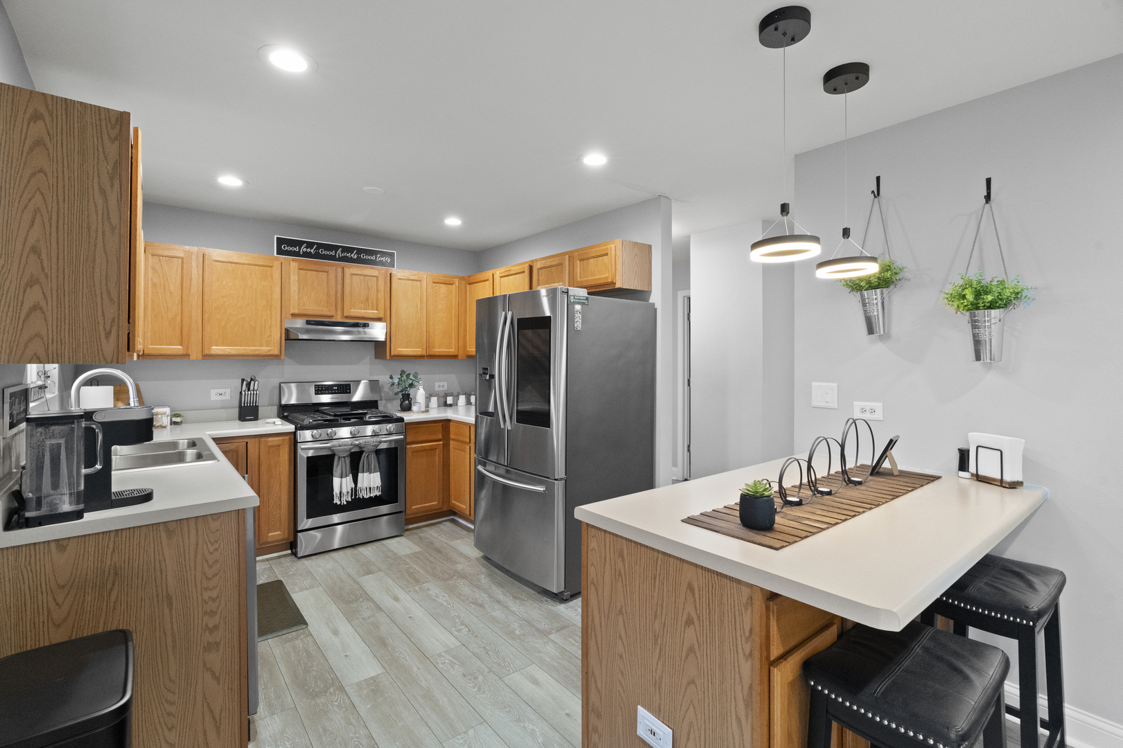 3411 N Lewis Avenue, Waukegan, IL 60087