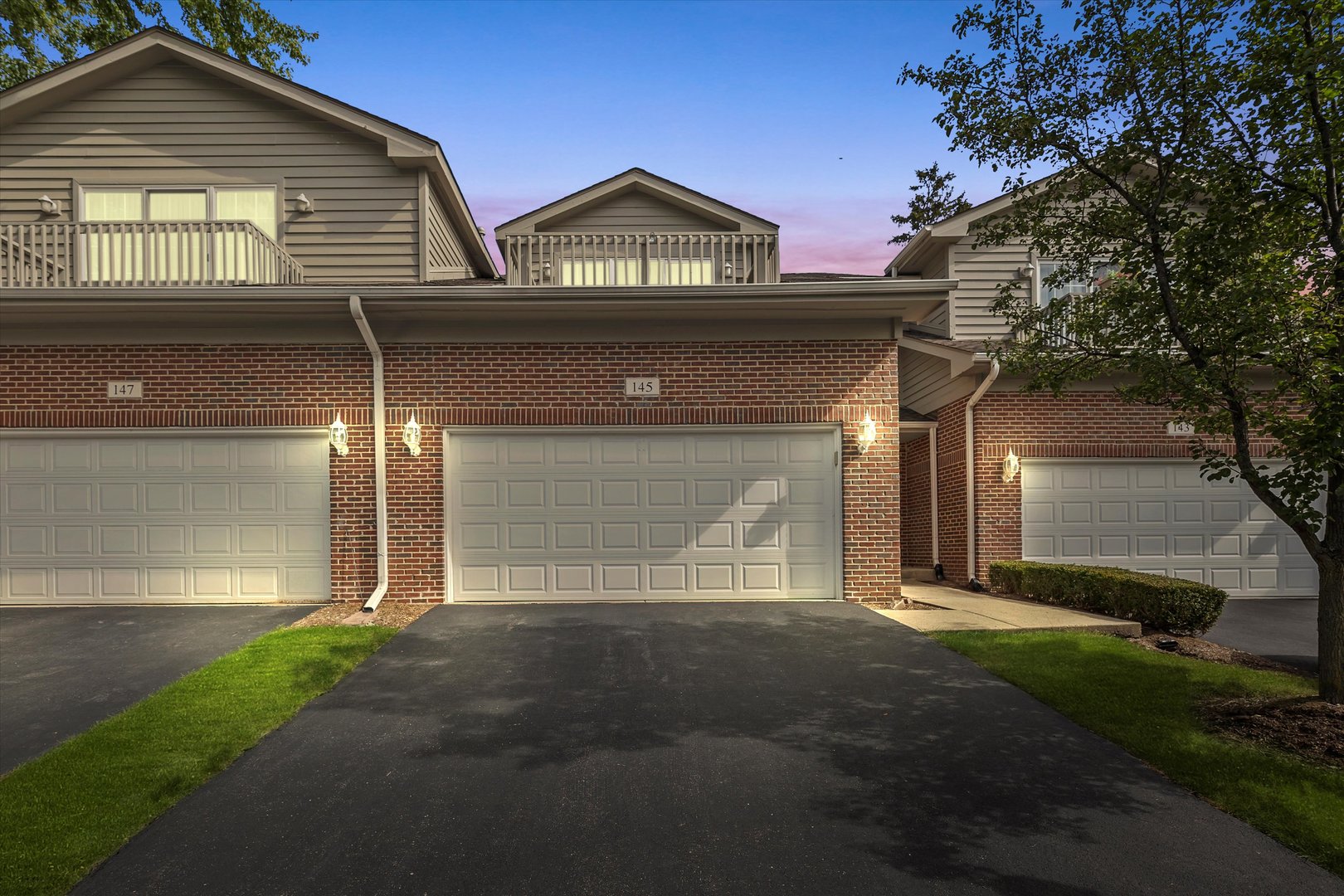 145 Willow Creek Lane, Willow Springs, IL 60480
