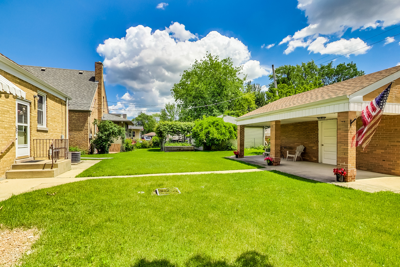 8351 N Oleander Avenue, Niles, IL 60714