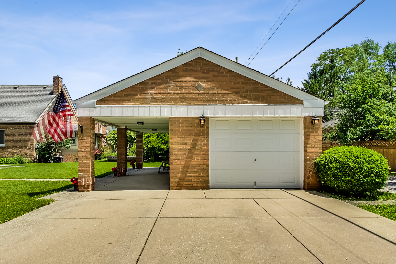 8351 N Oleander Avenue, Niles, IL 60714