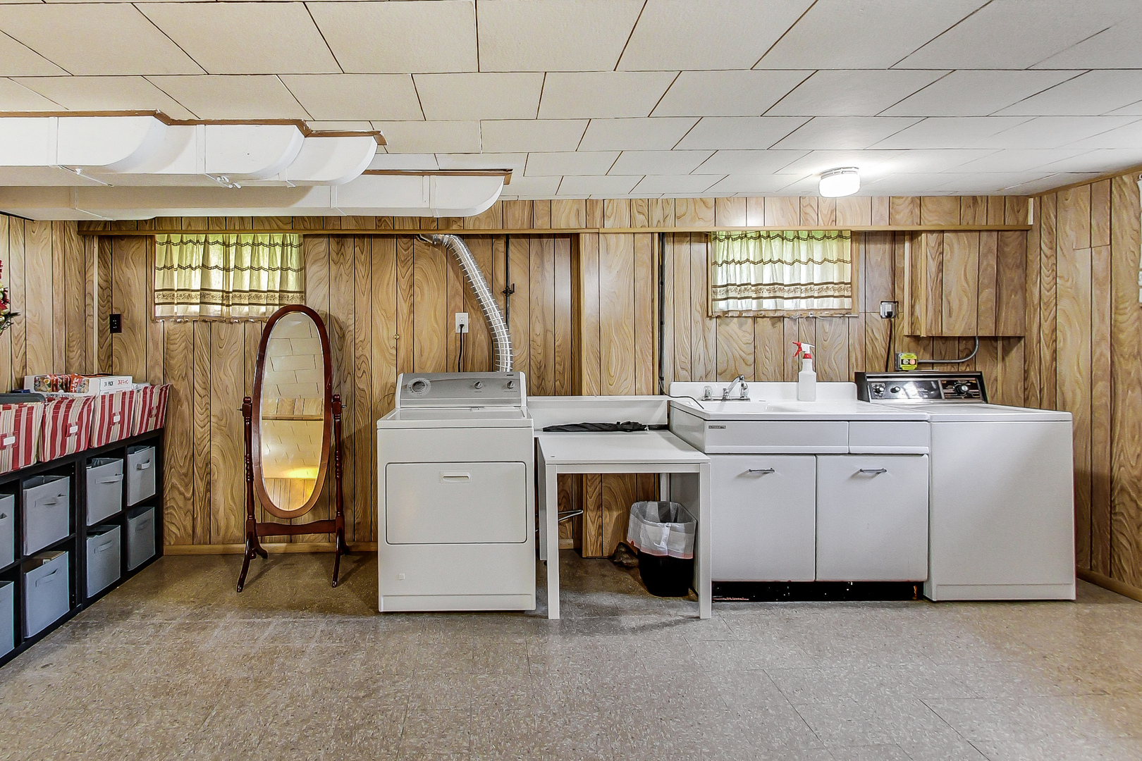 8351 N Oleander Avenue, Niles, IL 60714