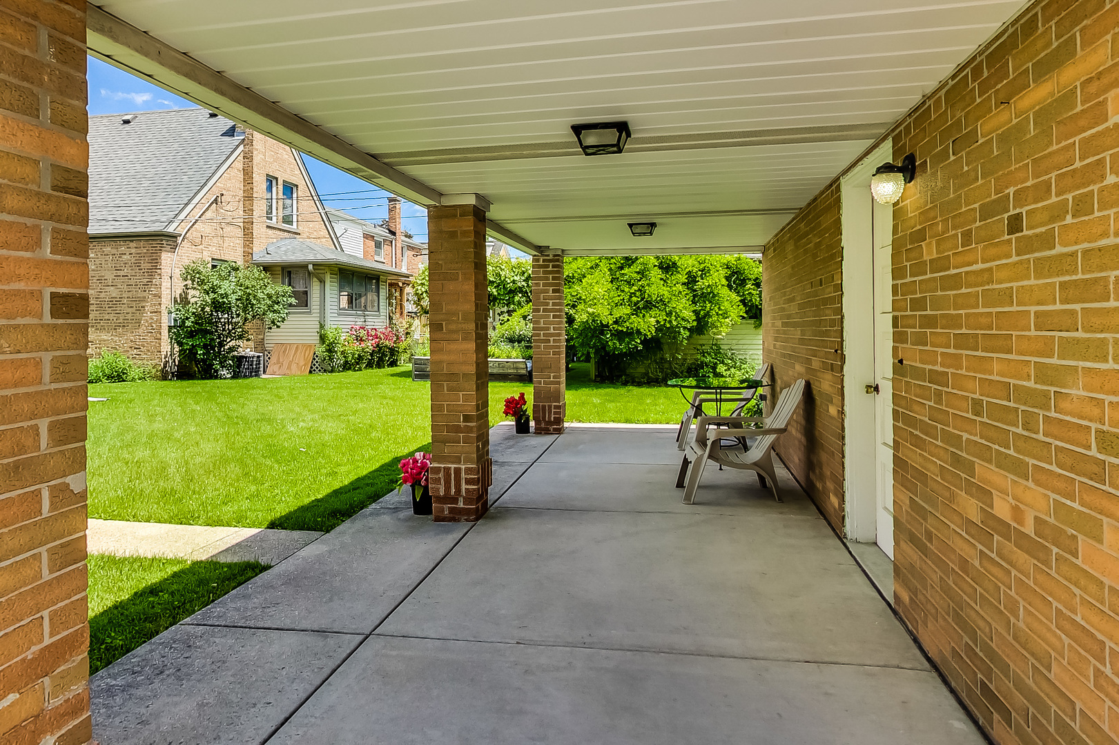 8351 N Oleander Avenue, Niles, IL 60714