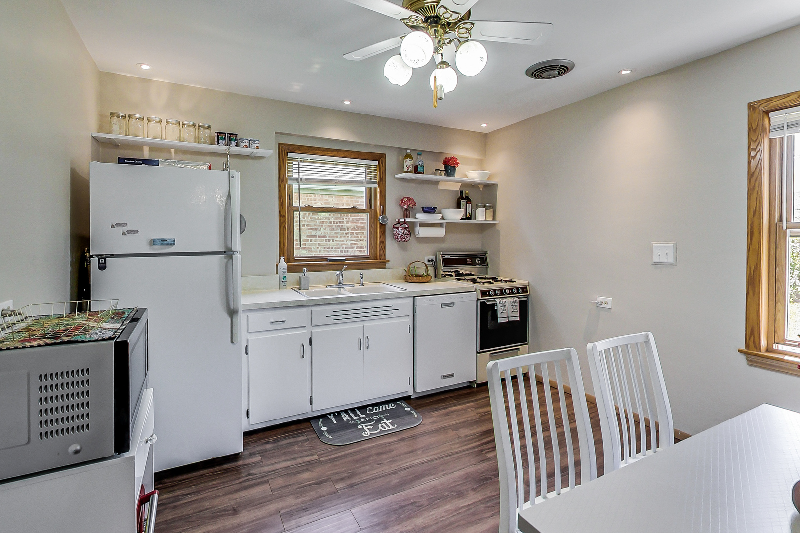 8351 N Oleander Avenue, Niles, IL 60714