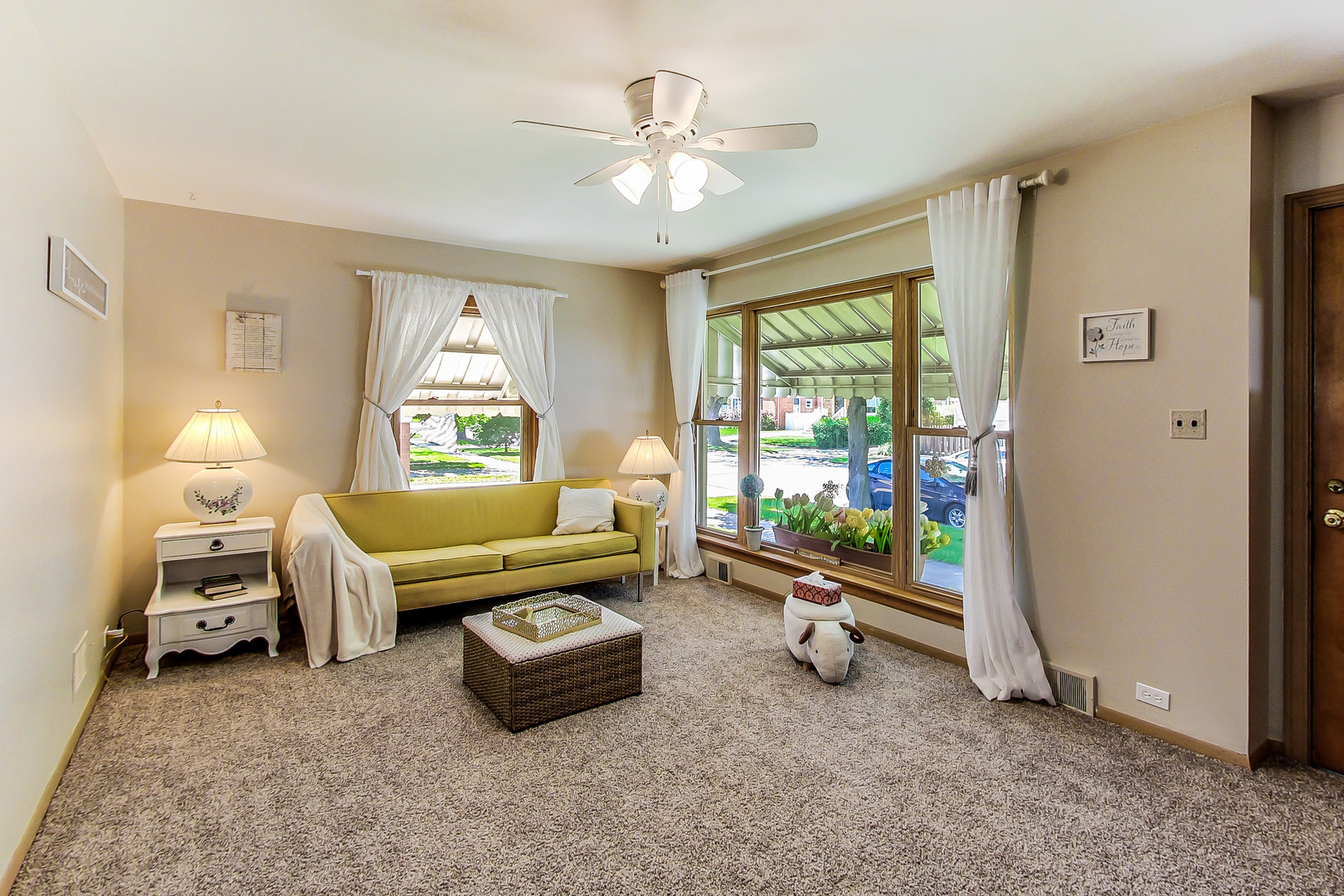 8351 N Oleander Avenue, Niles, IL 60714