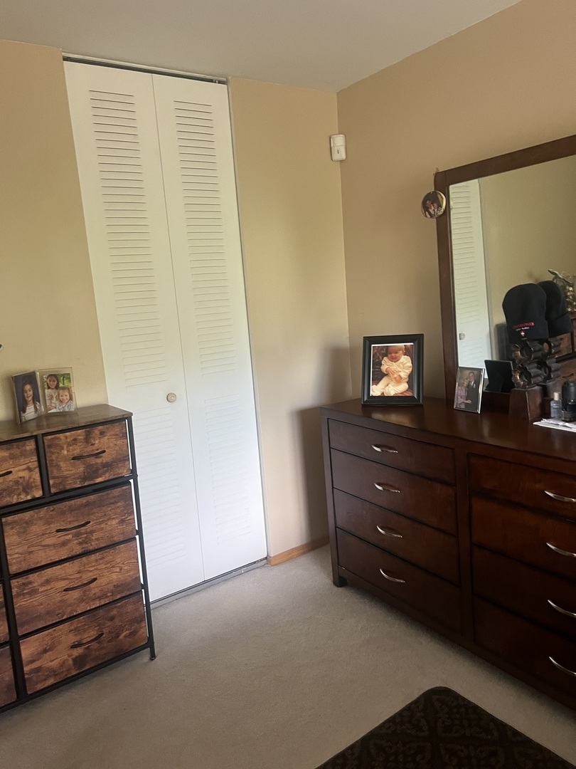 6139 KNOLL WOOD Road #103, Willowbrook, IL 60527