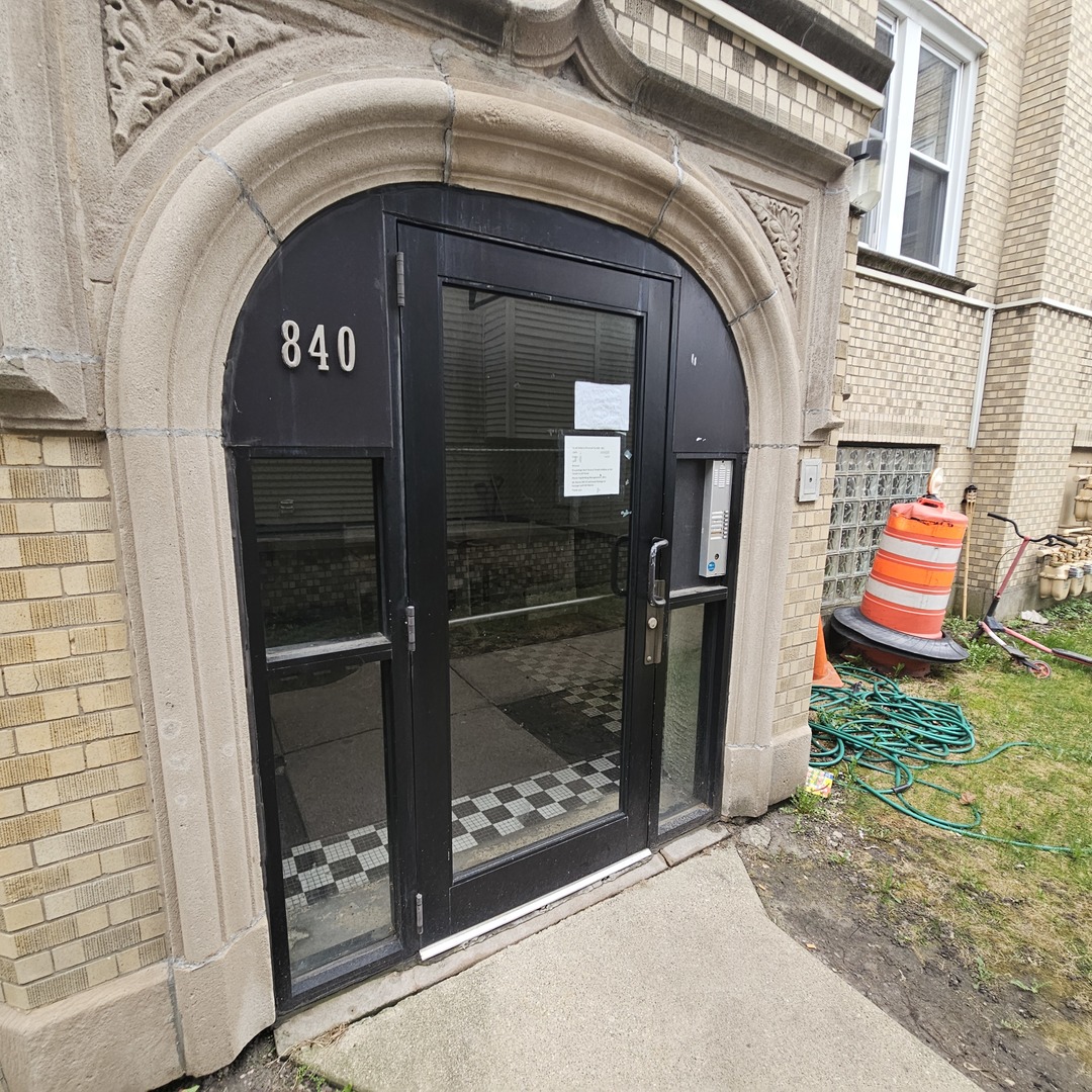 840 N Massasoit Street, Chicago, IL 60651