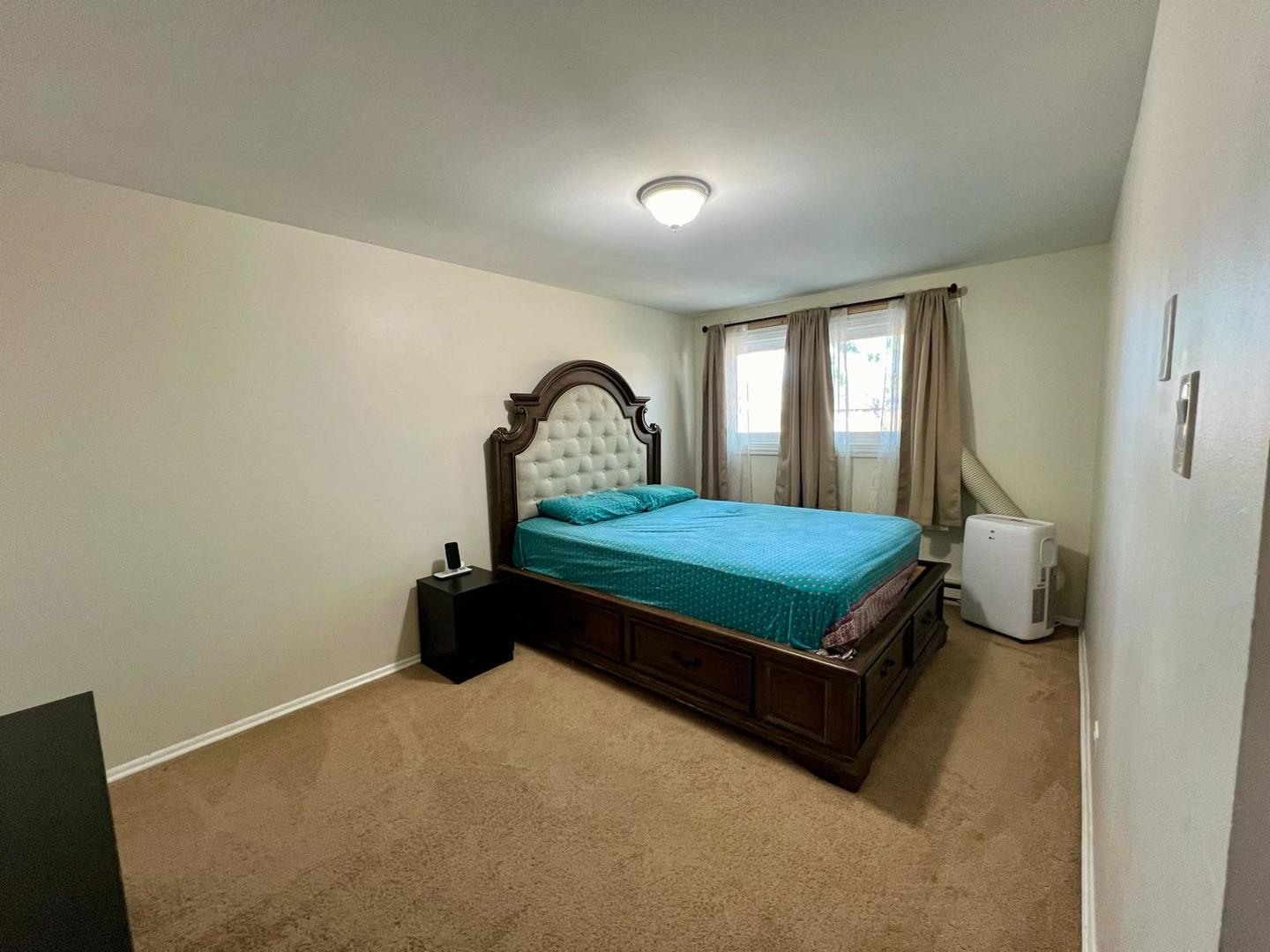 1 S 215 Stratford Lane, Villa Park, IL 60181