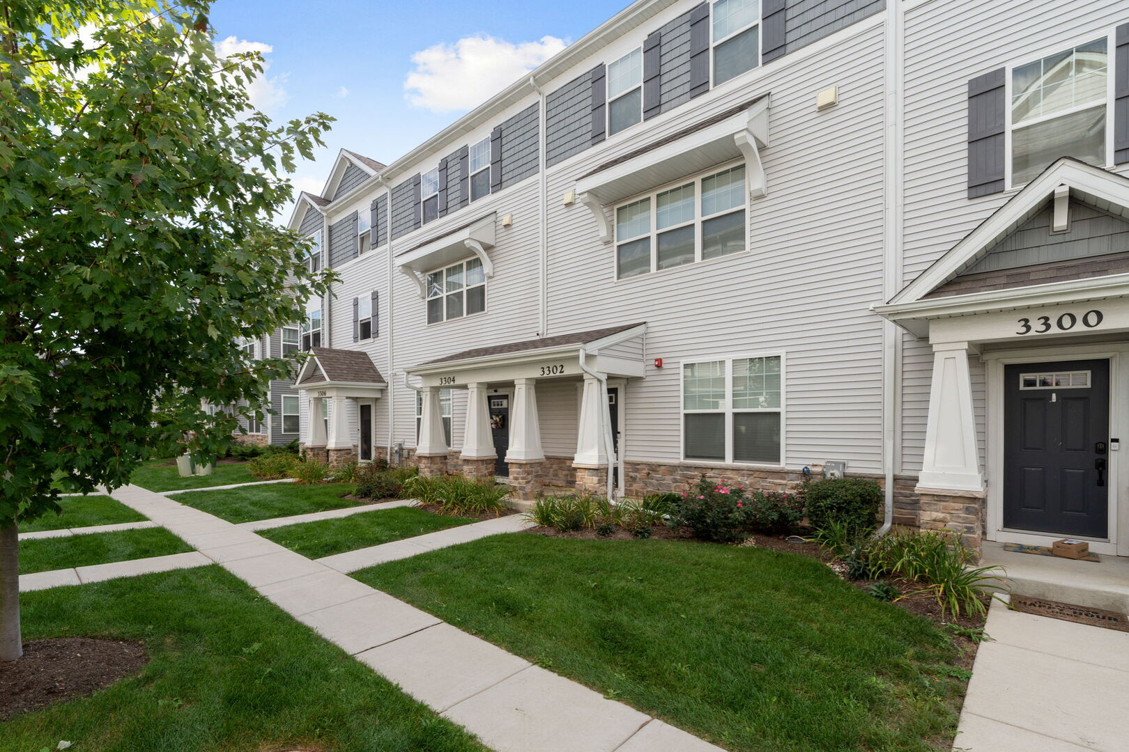 3302 Trillium Circle, Rolling Meadows, IL 60008