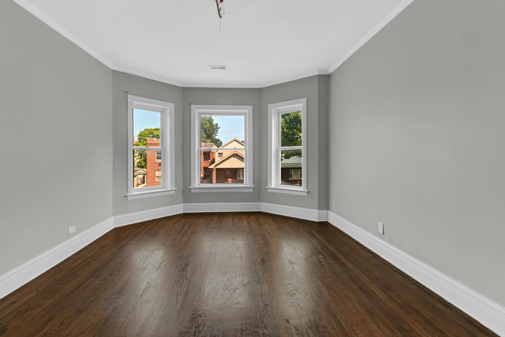6716 S Indiana Avenue, Chicago, IL 60637
