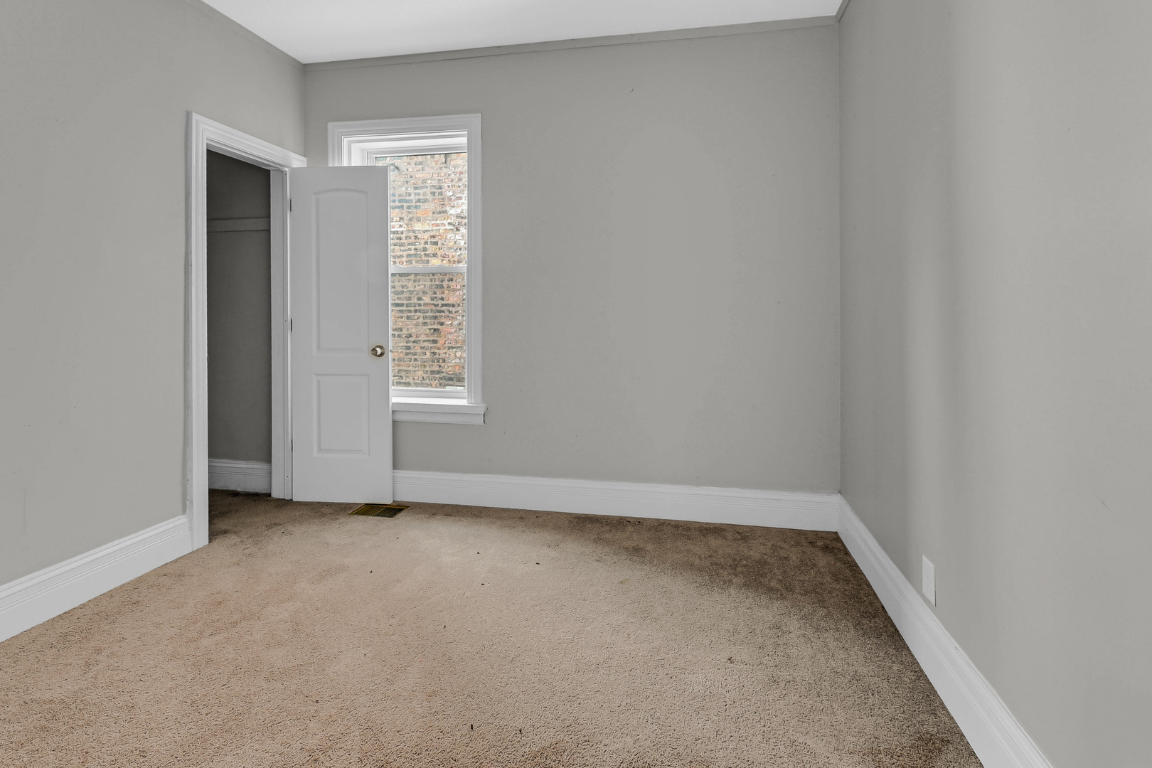 6716 S Indiana Avenue, Chicago, IL 60637