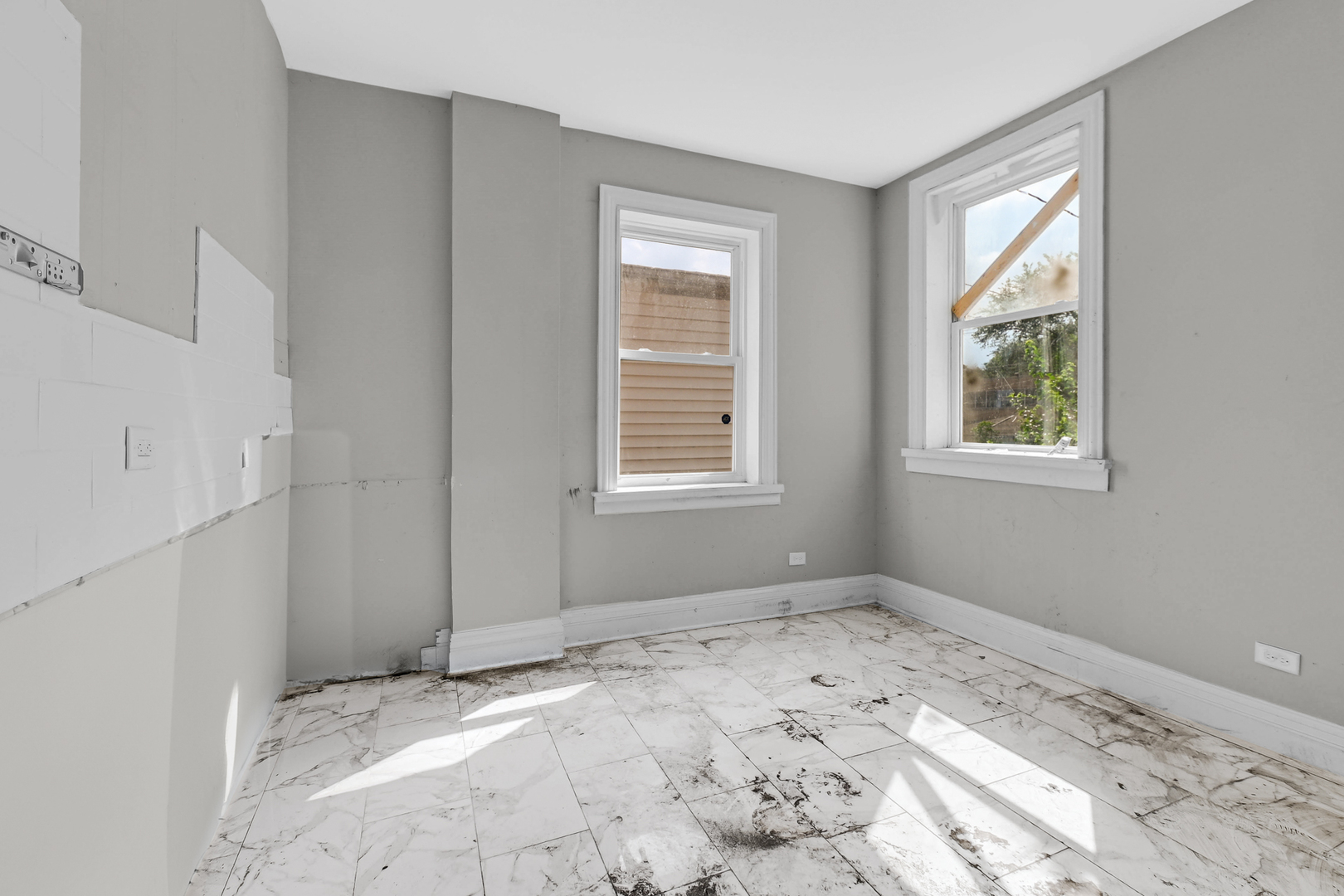 6716 S Indiana Avenue, Chicago, IL 60637