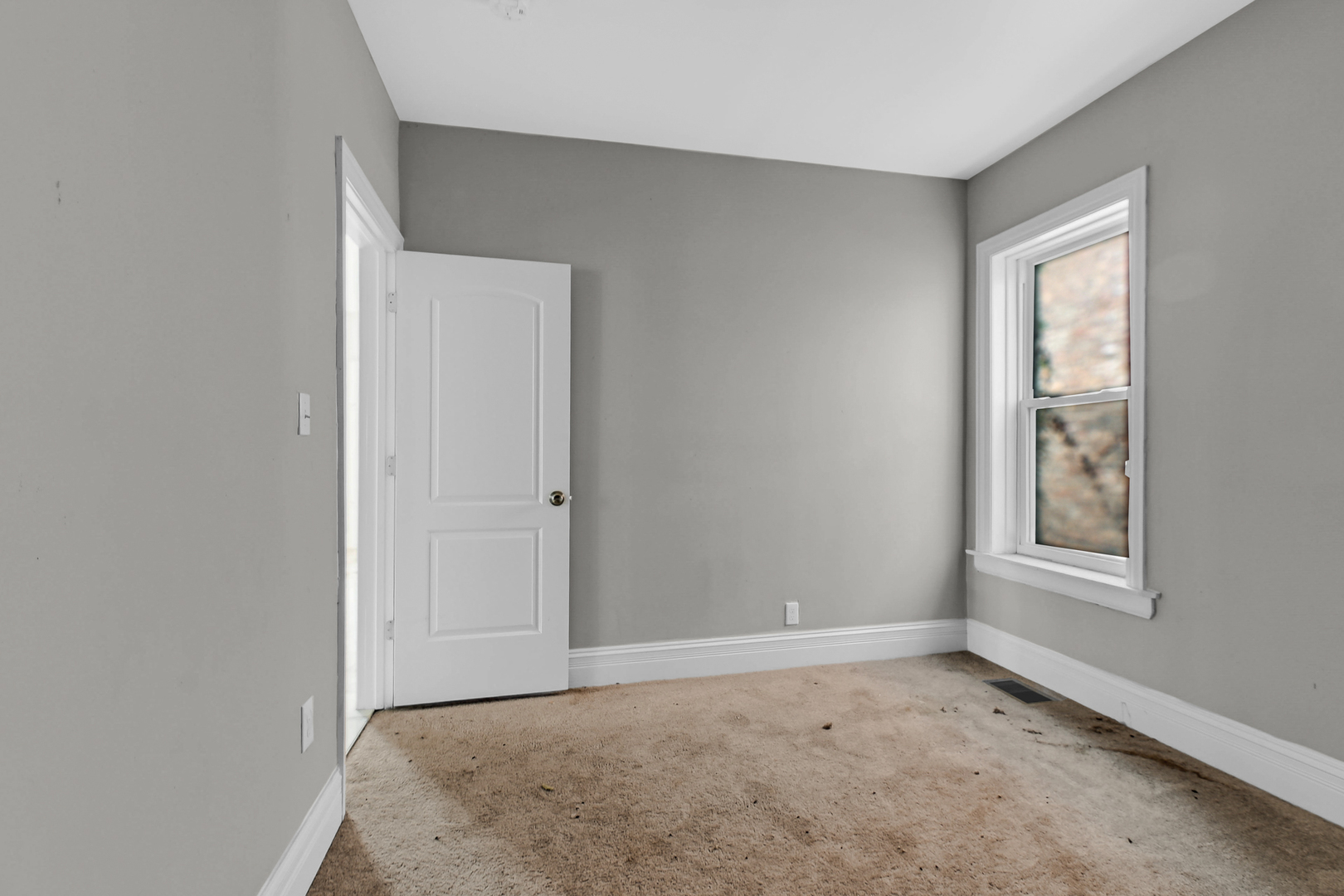 6716 S Indiana Avenue, Chicago, IL 60637