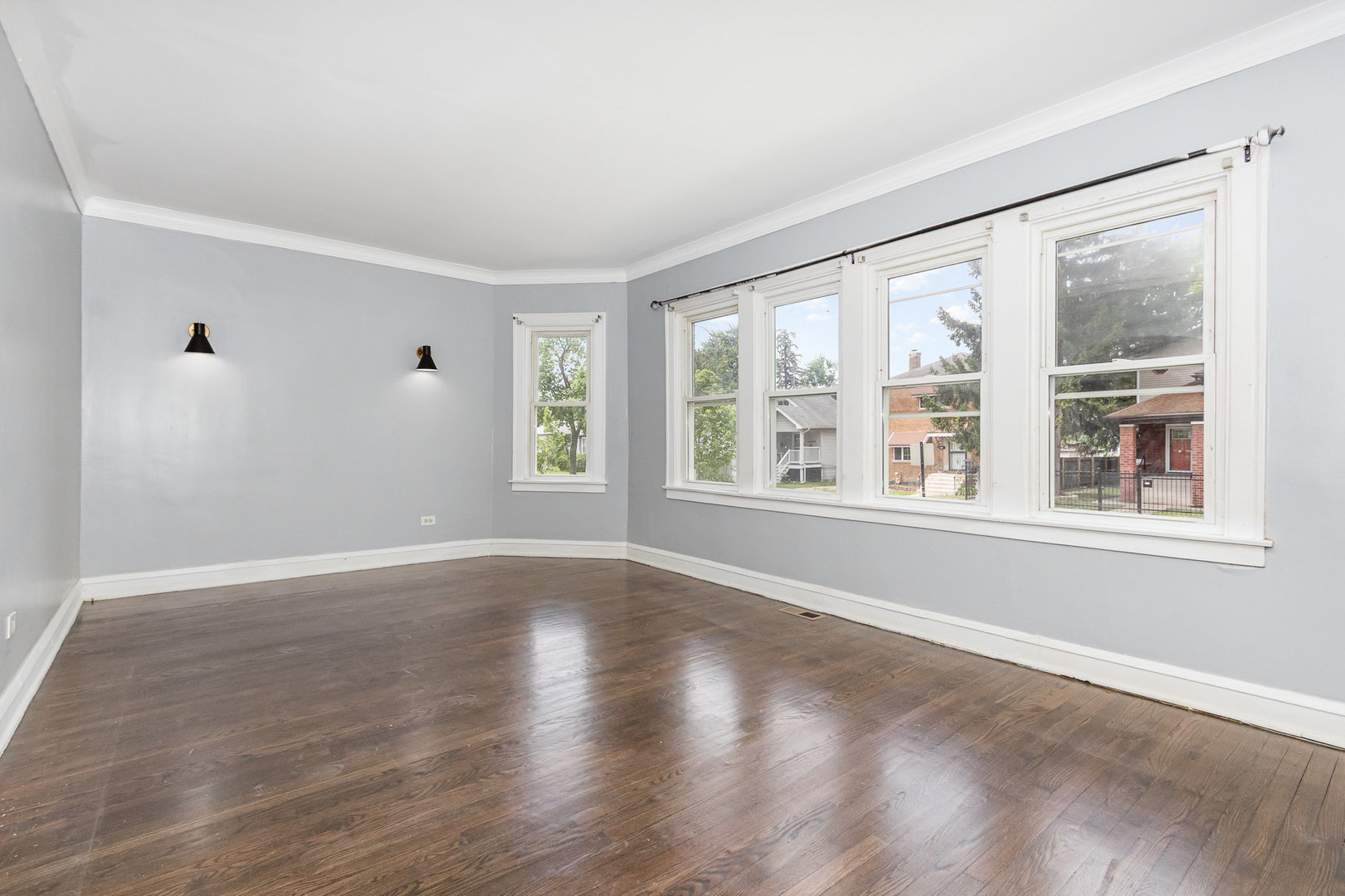10001 S Wentworth Avenue, Chicago, IL 60628