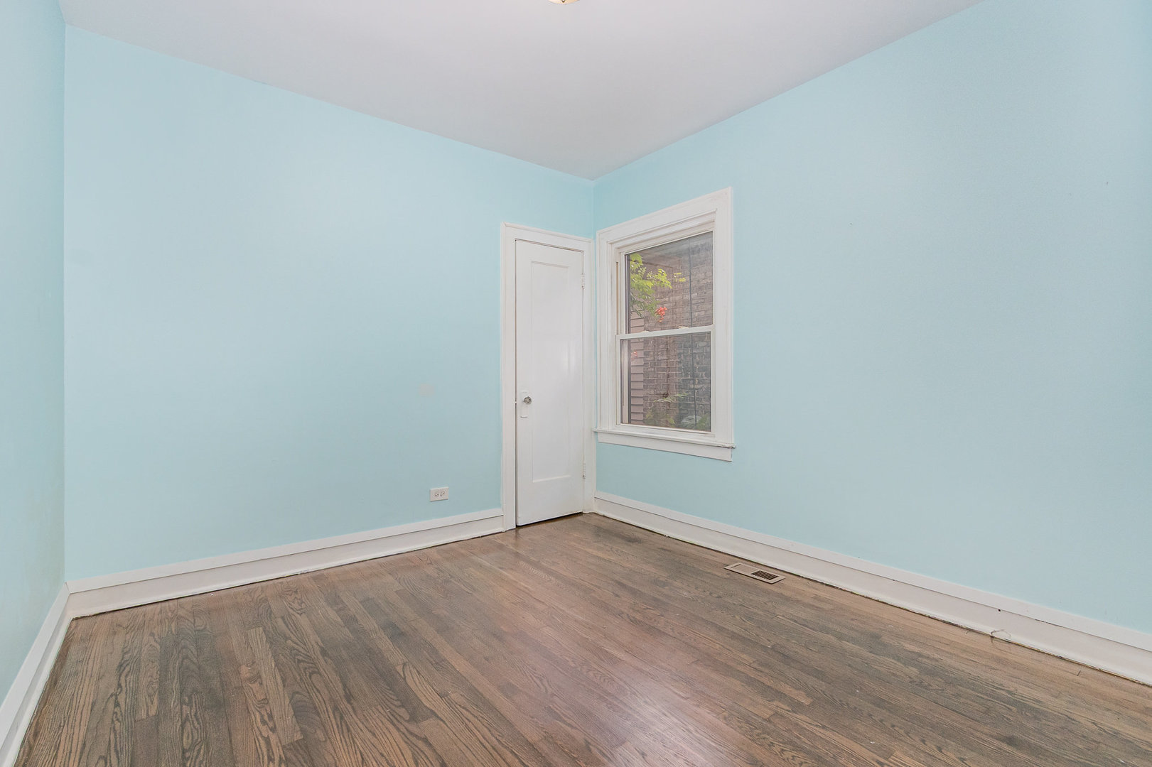 10001 S Wentworth Avenue, Chicago, IL 60628