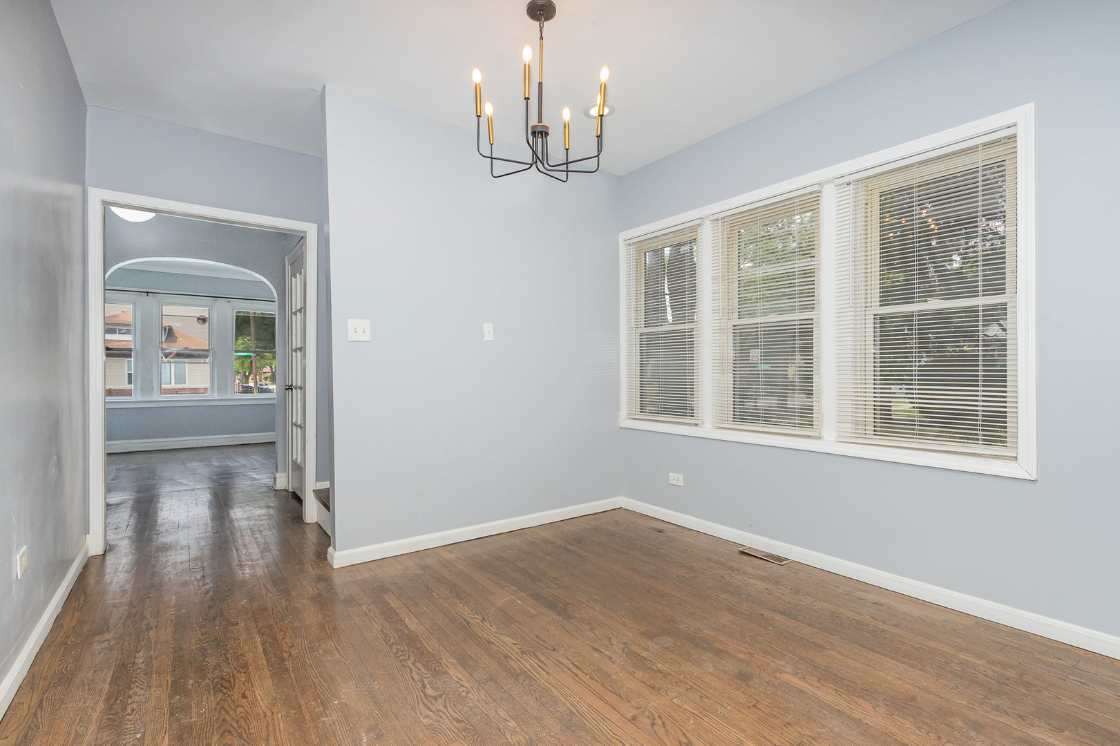 10001 S Wentworth Avenue, Chicago, IL 60628