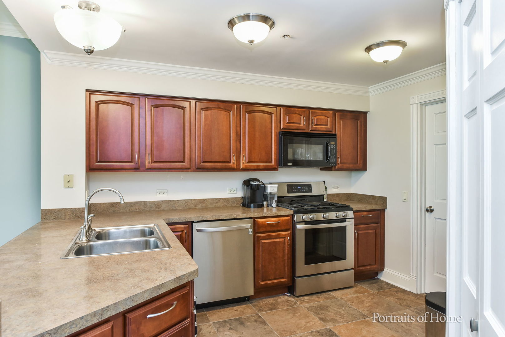 1138 E Wilson Avenue, Lombard, IL 60148