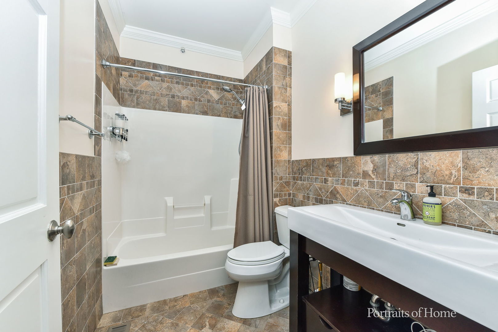 1138 E Wilson Avenue, Lombard, IL 60148