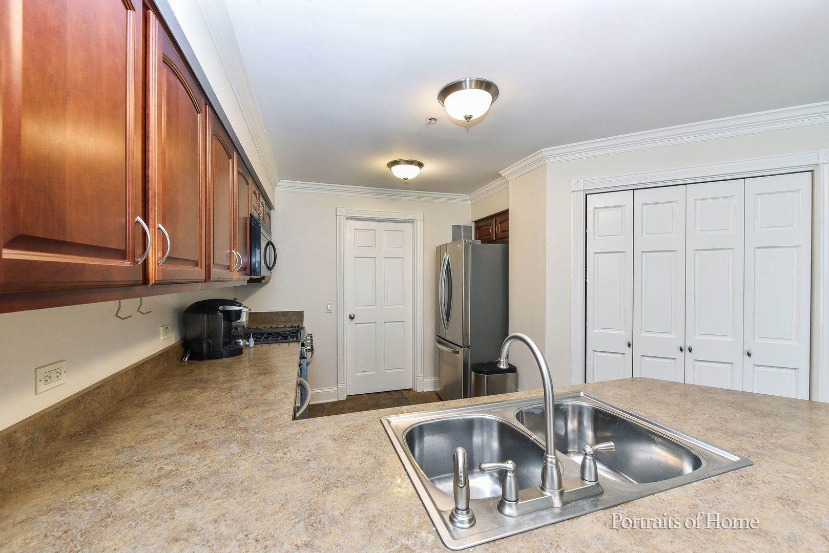 1138 E Wilson Avenue, Lombard, IL 60148