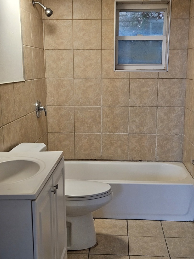 10101 S PERRY Avenue, Chicago, IL 60628
