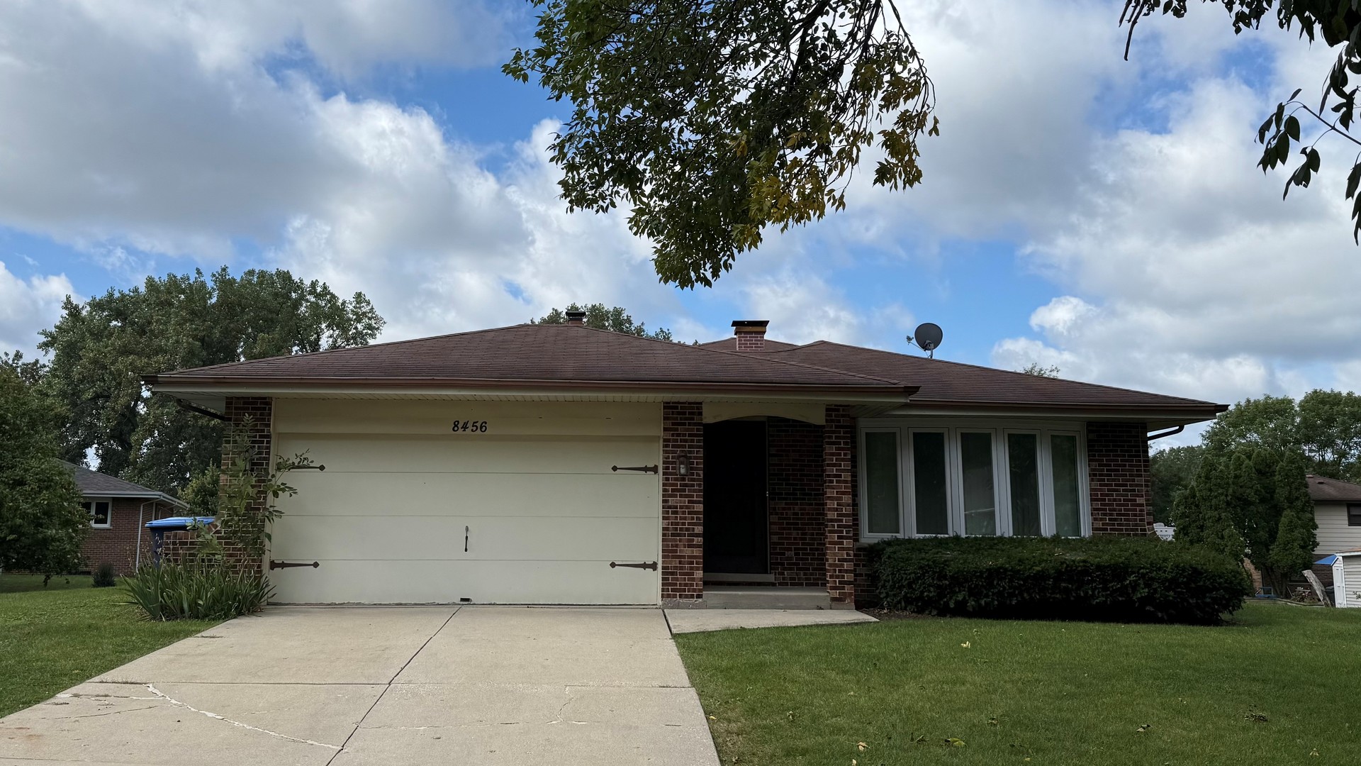 8456 DIXON Court, Darien, IL 60561