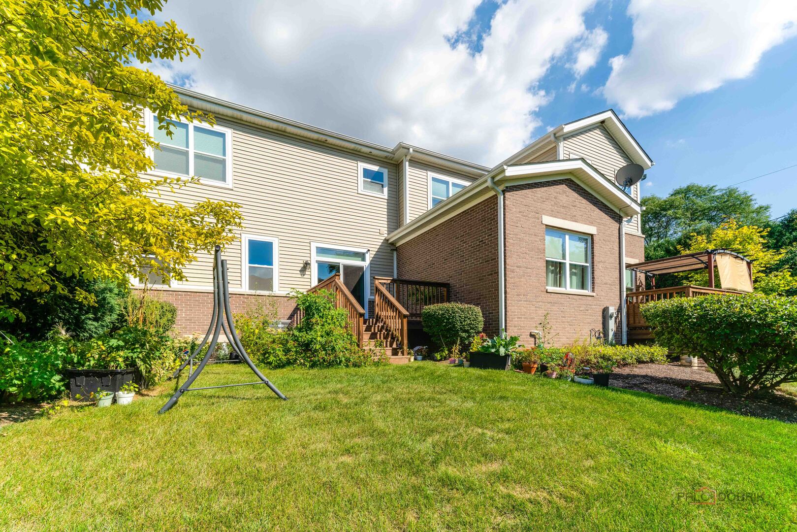 2366 N Newberry Lane, Palatine, IL 60074