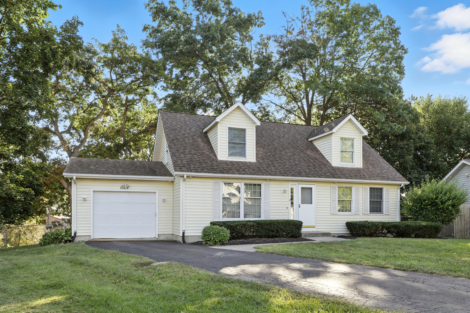 11 Hellios Court, Fox Lake, IL 60020