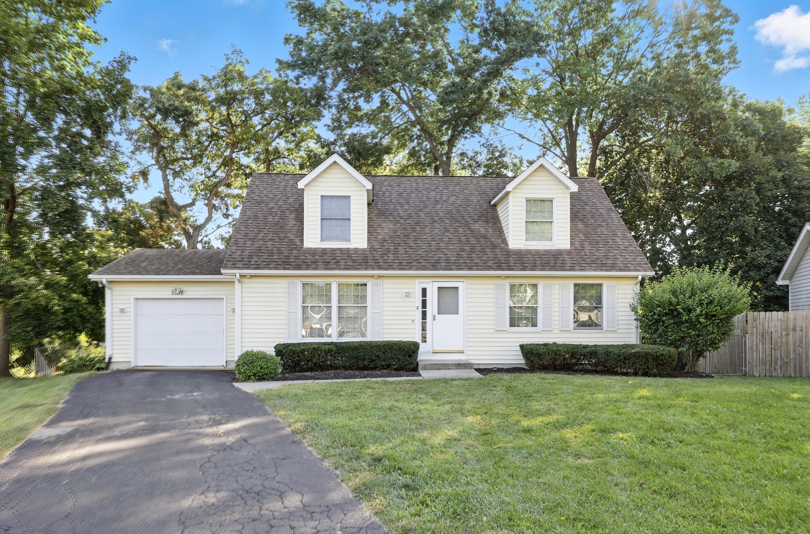 11 Hellios Court, Fox Lake, IL 60020