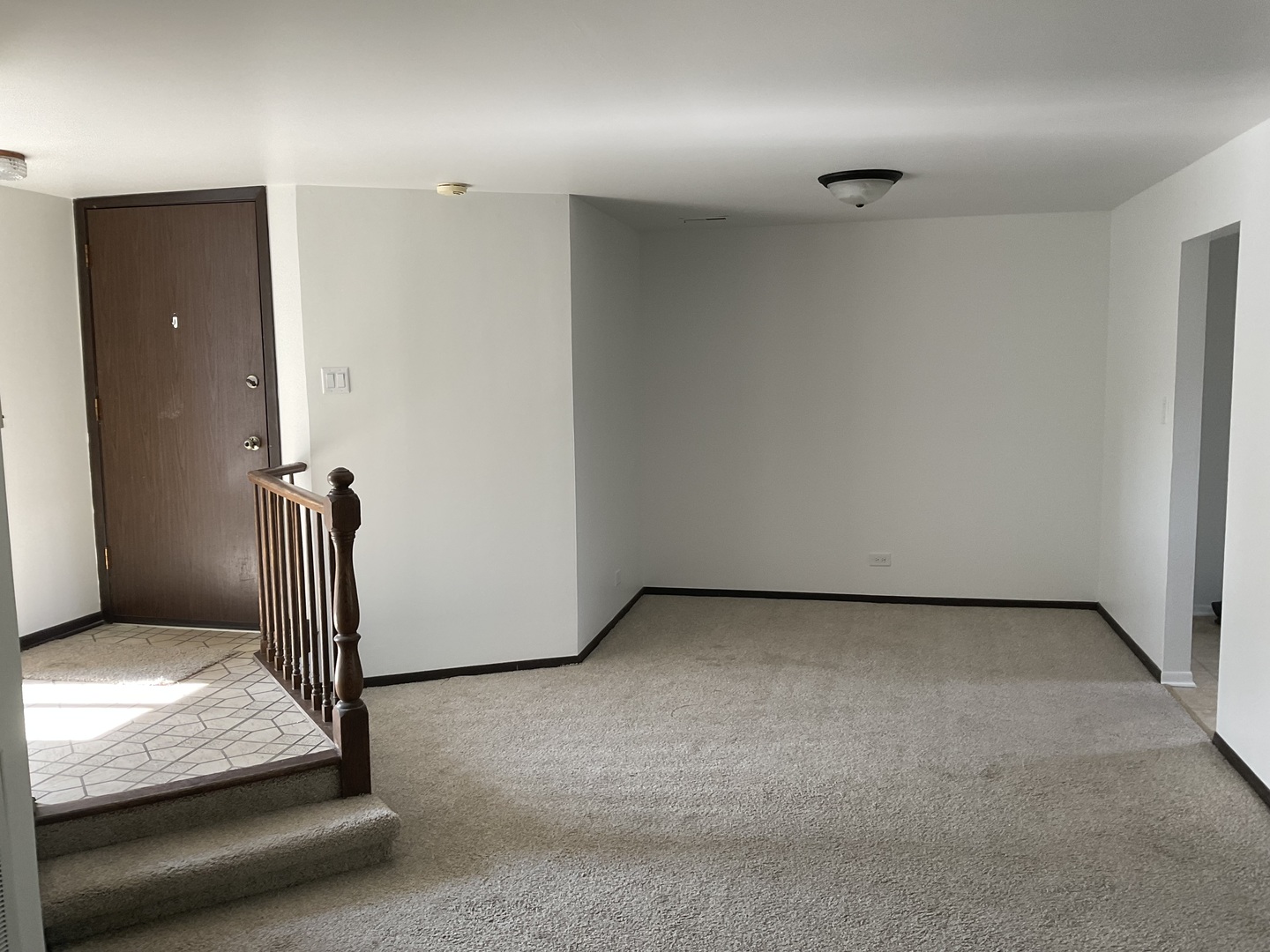 1757 Plymouth Court #B, Wheaton, IL 60189
