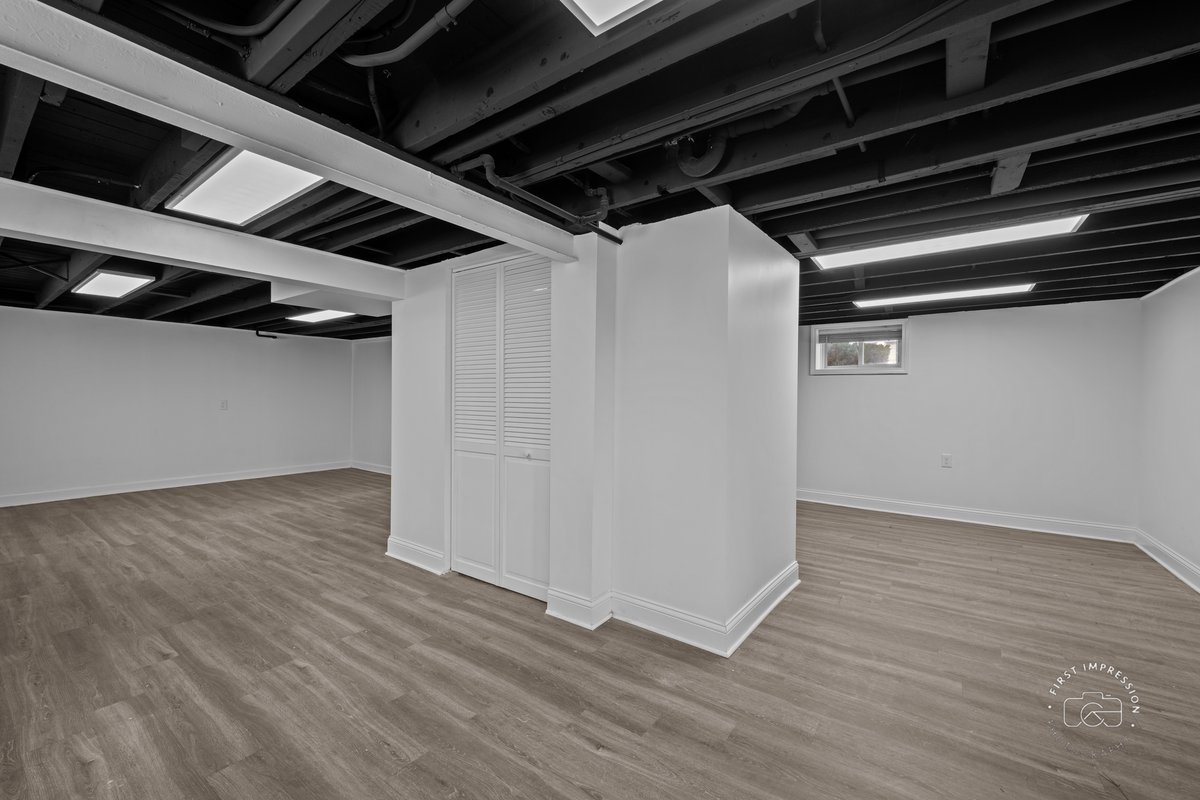1550 W Highland Avenue, Elgin, IL 60123