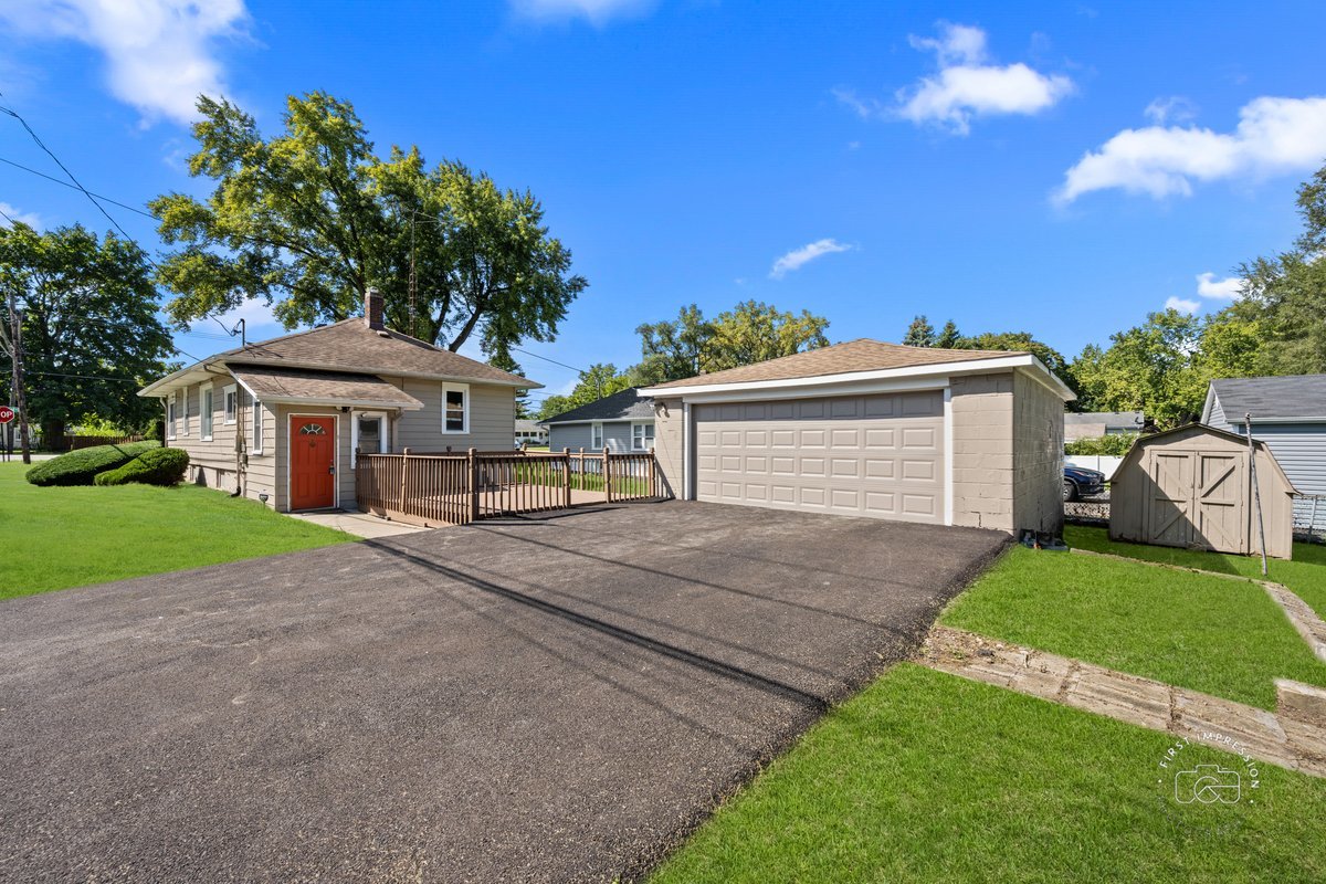 1550 W Highland Avenue, Elgin, IL 60123