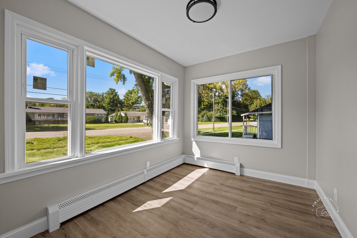 1550 W Highland Avenue, Elgin, IL 60123