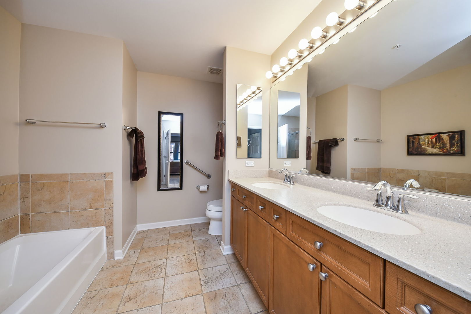 255 E Liberty Drive #302, Wheaton, IL 60187