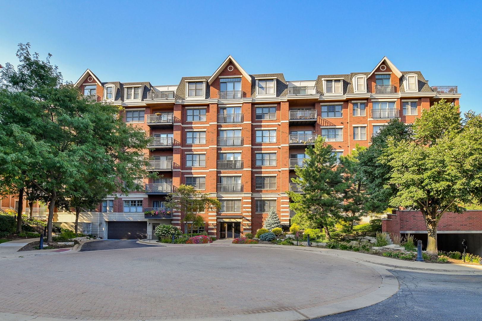 255 E Liberty Drive #302, Wheaton, IL 60187
