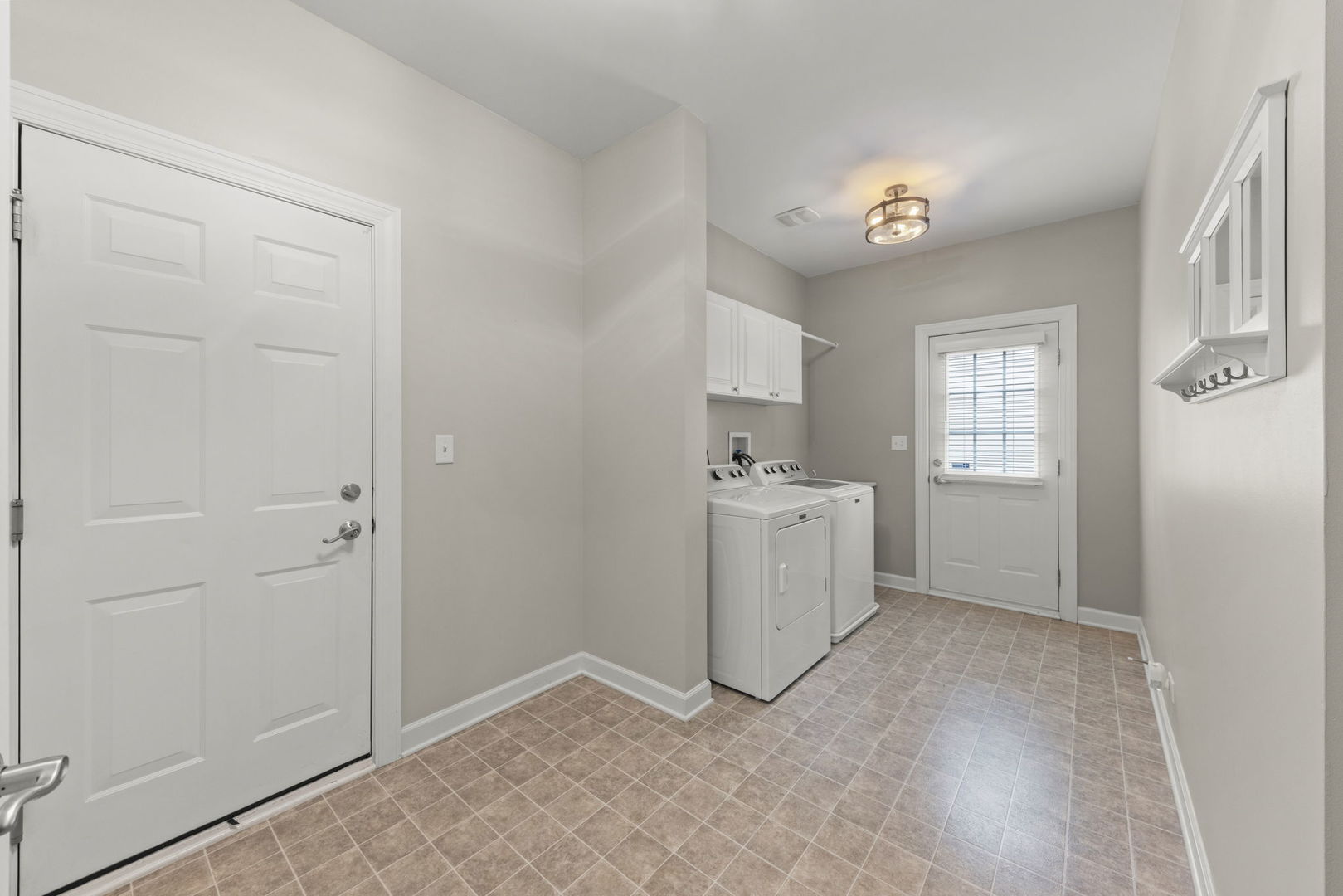 427 Glover Drive, North Aurora, IL 60542