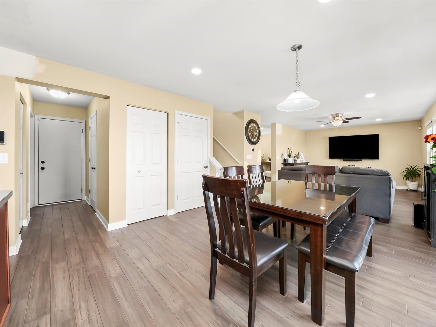 2044 Woodside Drive, Woodstock, IL 60098