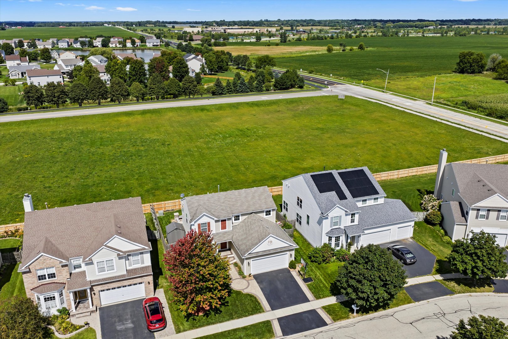 2044 Woodside Drive, Woodstock, IL 60098