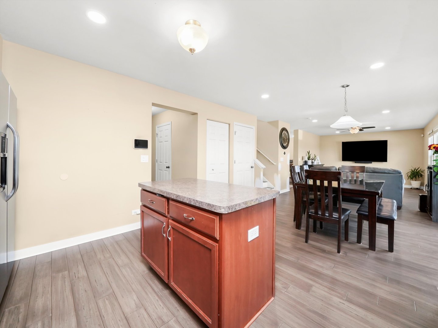 2044 Woodside Drive, Woodstock, IL 60098