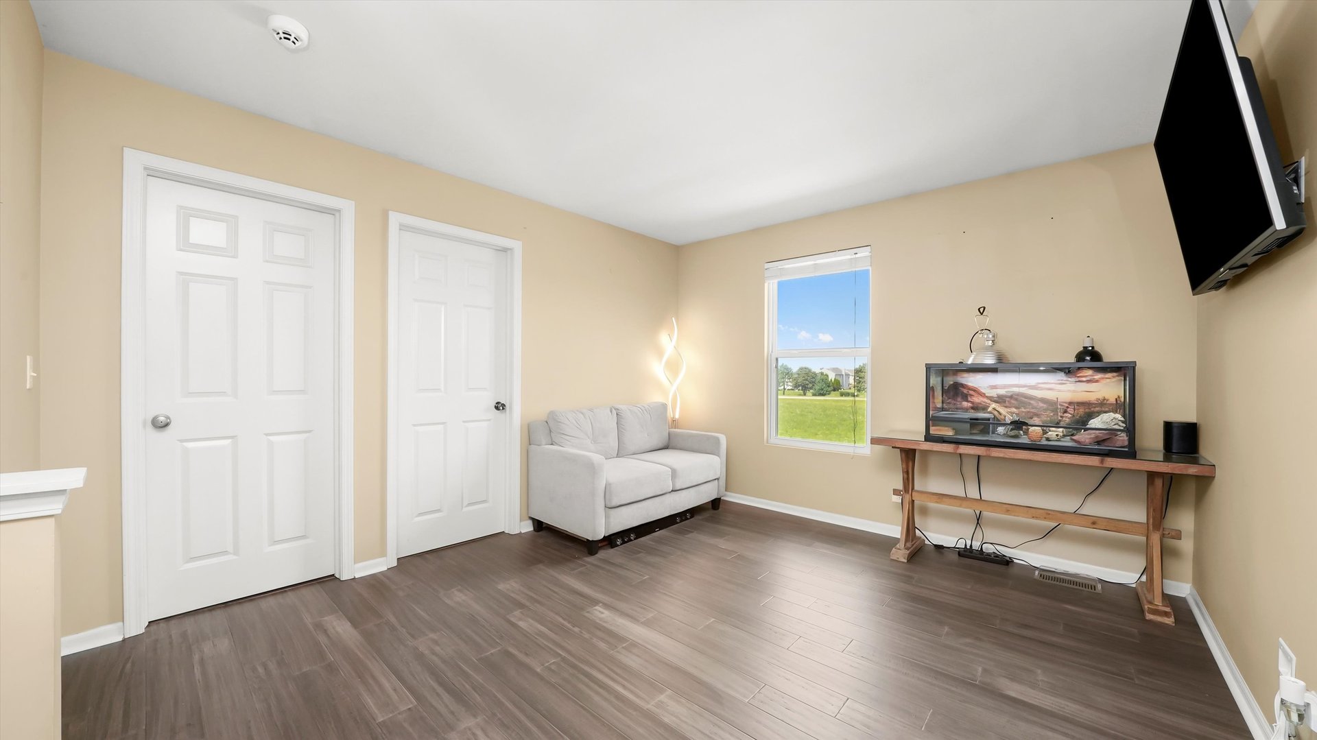 2044 Woodside Drive, Woodstock, IL 60098