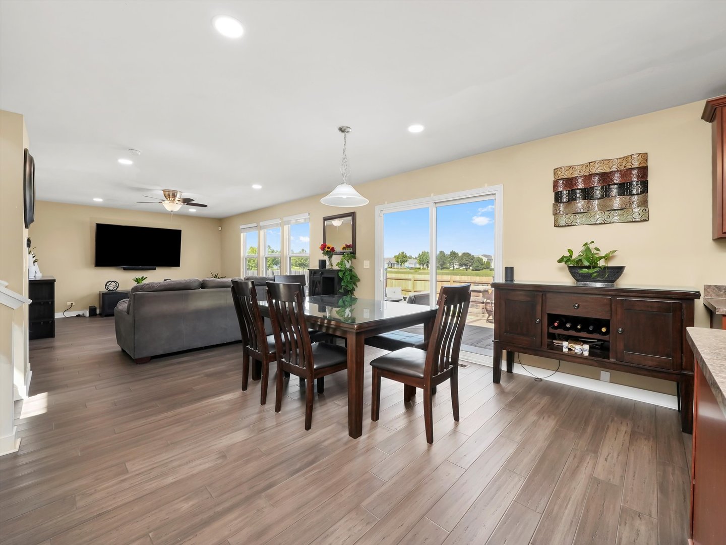 2044 Woodside Drive, Woodstock, IL 60098