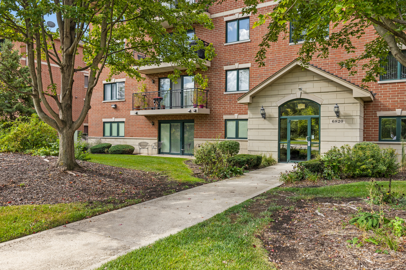 6820 W Winding Trail #101, Oak Forest, IL 60452
