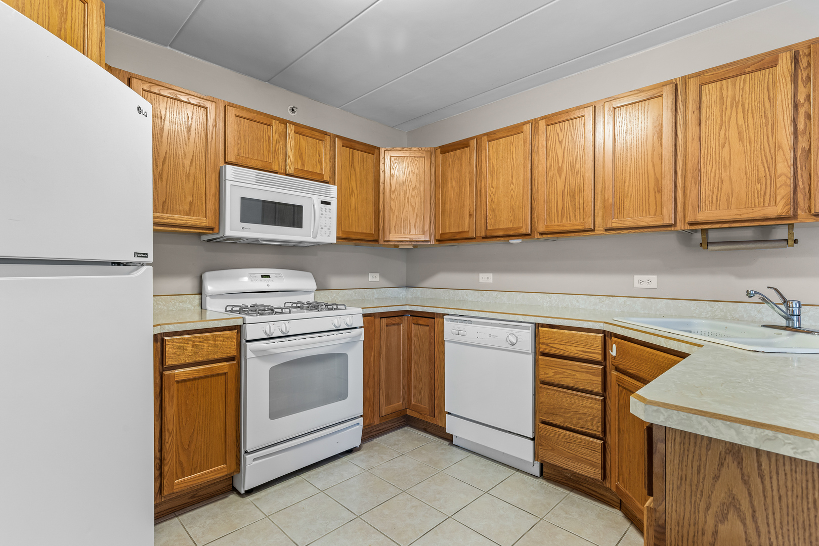 6820 W Winding Trail #101, Oak Forest, IL 60452