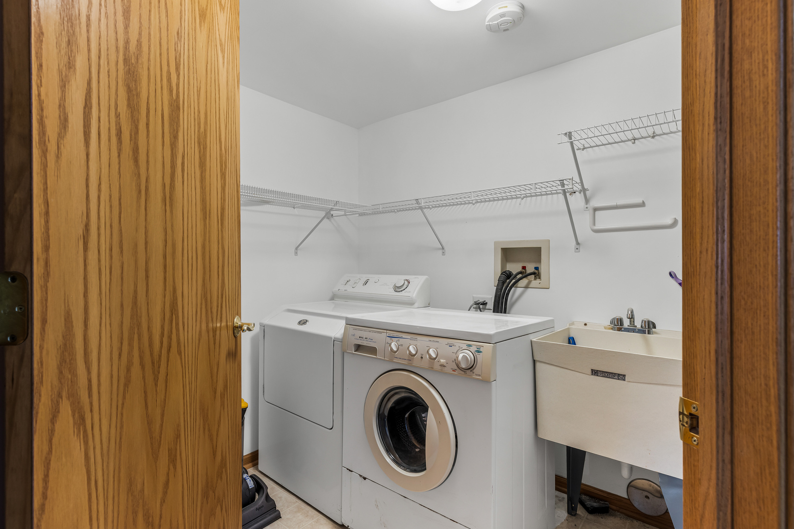 6820 W Winding Trail #101, Oak Forest, IL 60452