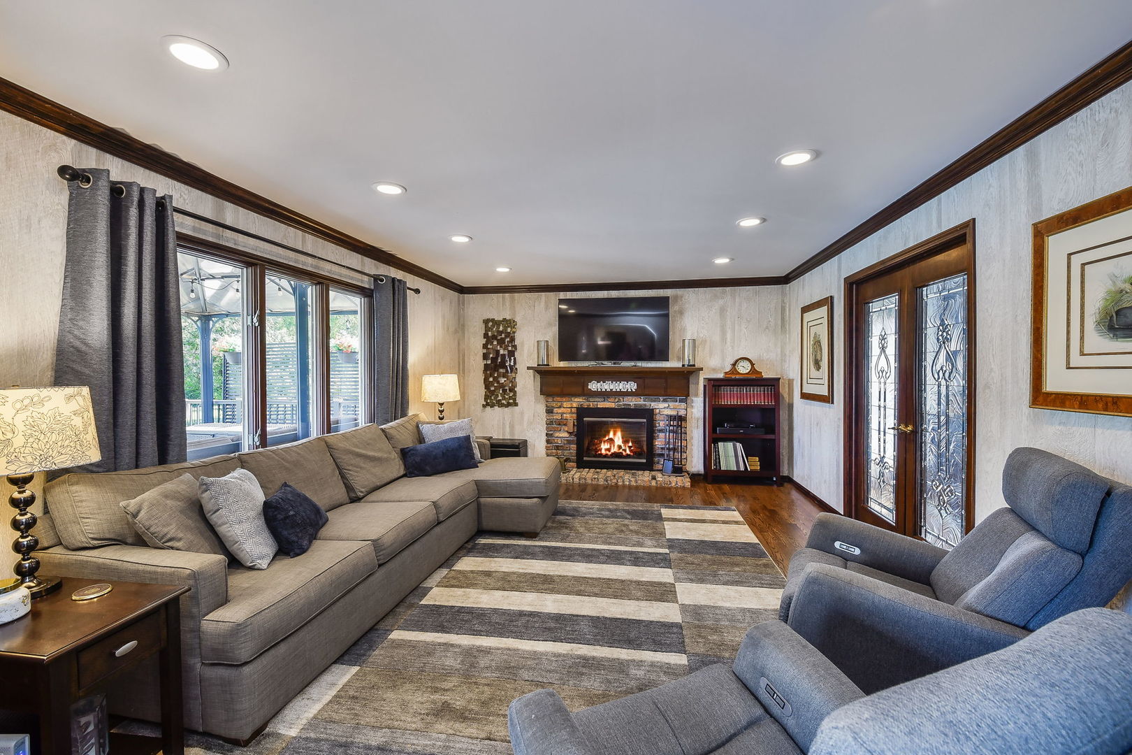 1473 Creekside Drive, Wheaton, IL 60189