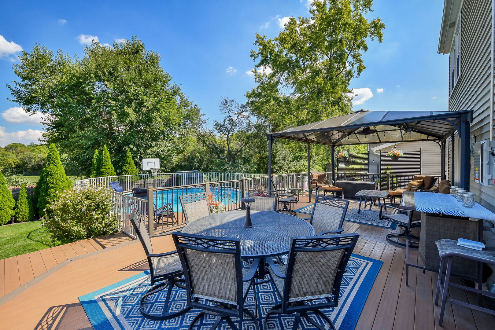 1473 Creekside Drive, Wheaton, IL 60189