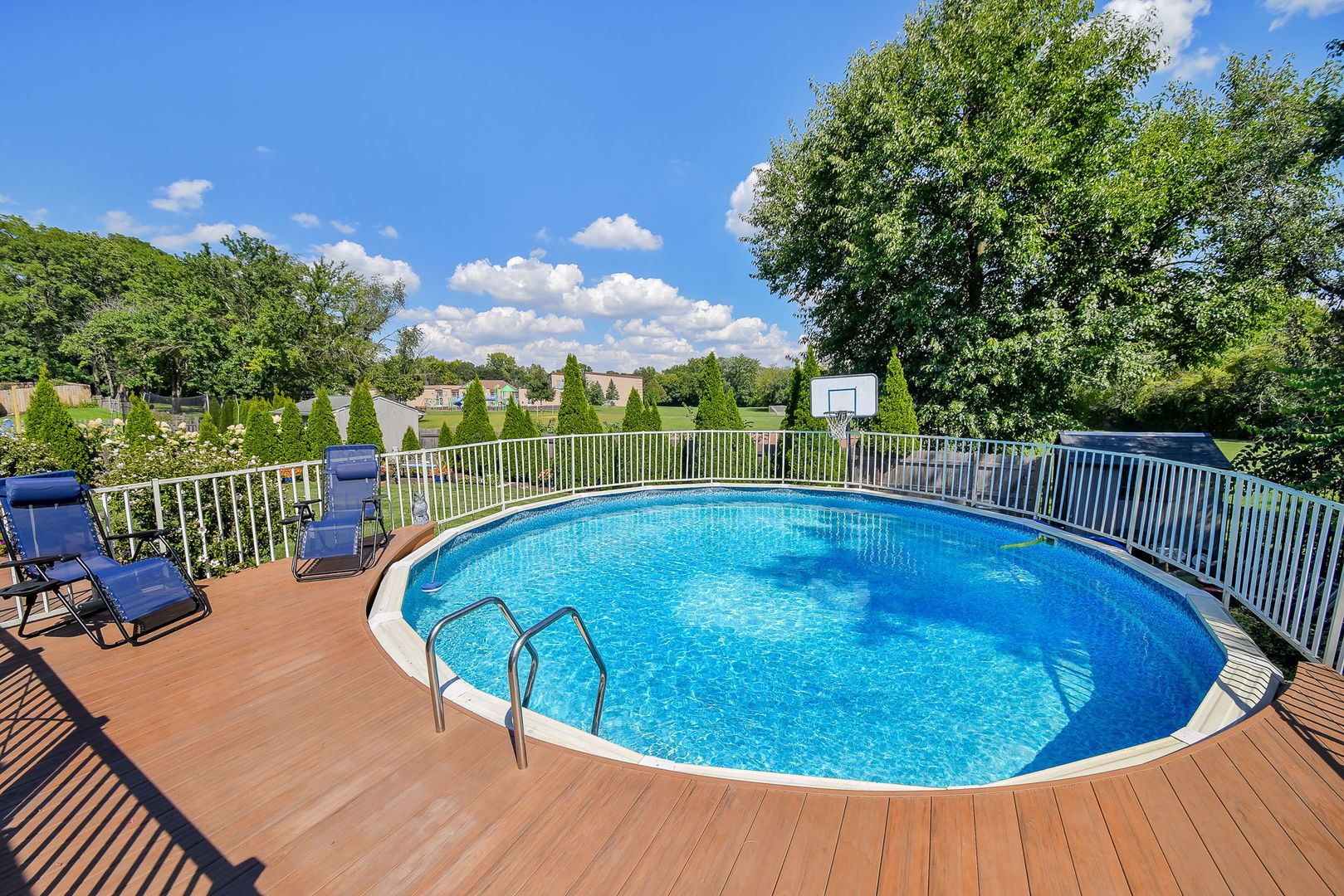 1473 Creekside Drive, Wheaton, IL 60189