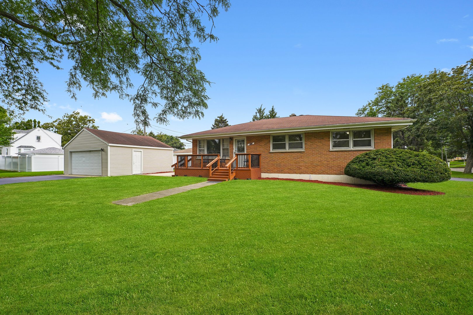 337 E Fullerton Avenue, Elmhurst, IL 60126