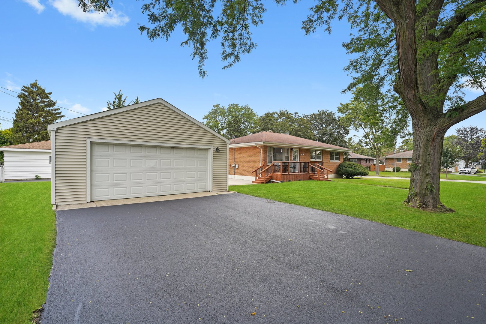 337 E Fullerton Avenue, Elmhurst, IL 60126