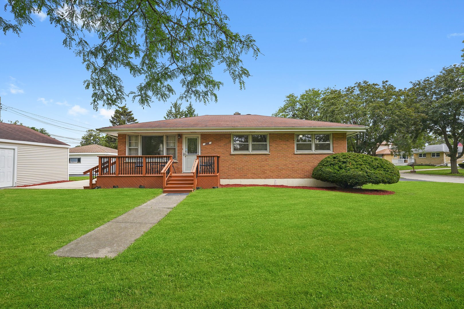 337 E Fullerton Avenue, Elmhurst, IL 60126